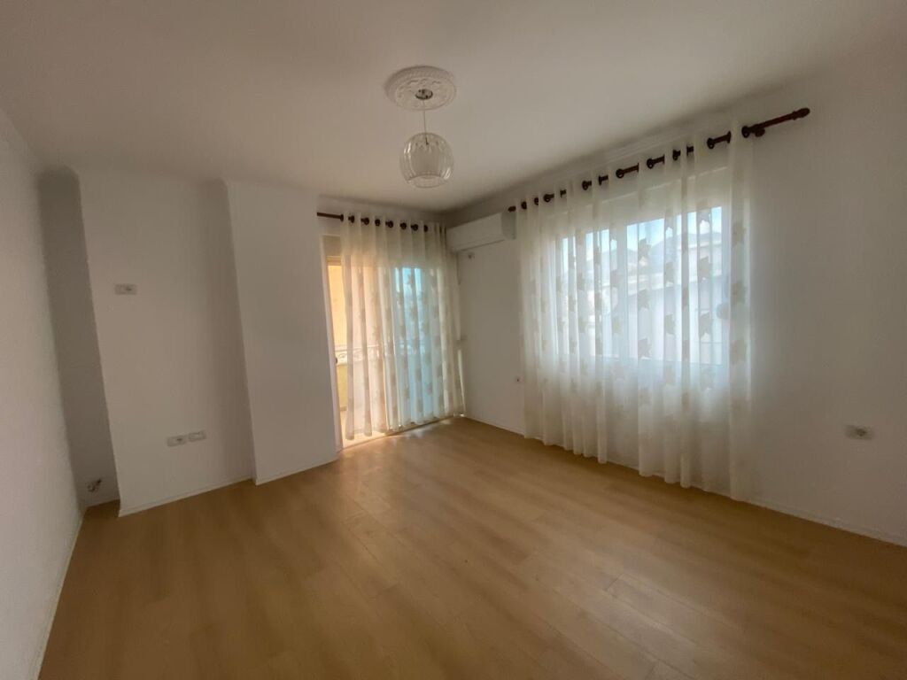 Shitet  apartamenti 2+1