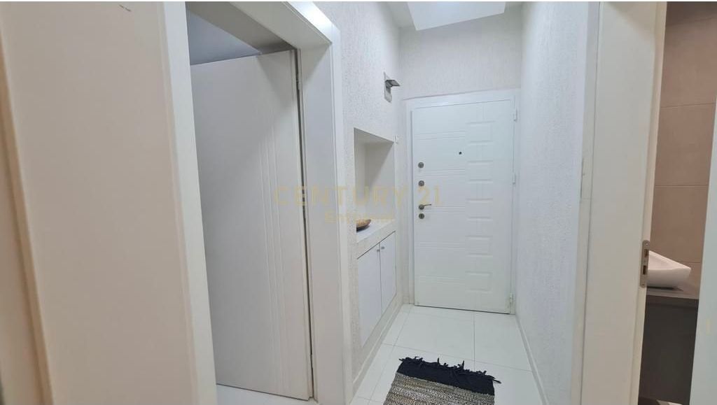Apartament 1+1 per qera te pallatet Agimi 700 € /Muaj