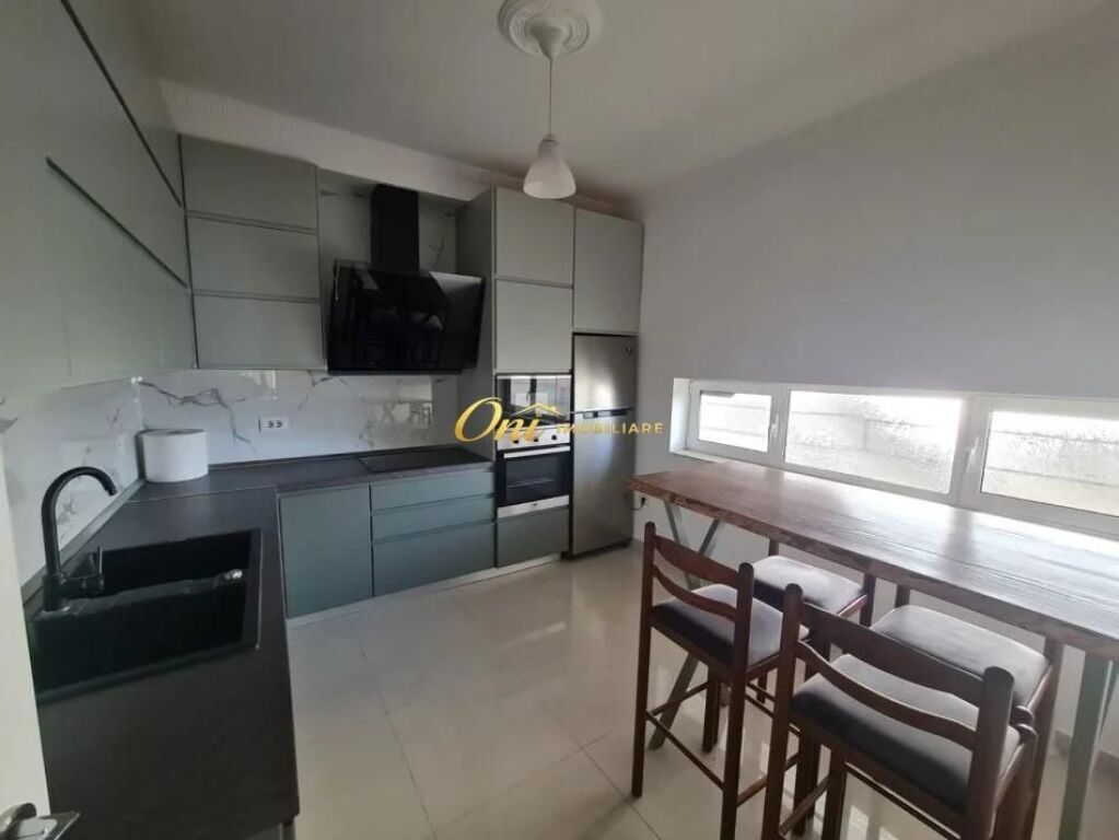 KOPSHTI BOTANIK APARTAMENT PER QERA 2+1