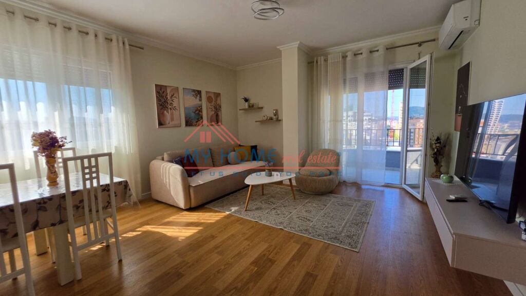 Apartament 2+1 me qira Pazari i Ri Tirane