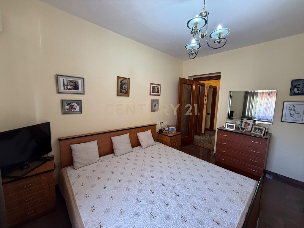 FOR RENT 2+1 APARTMENT LOCATED AT "RRUGA FORTUZI! 800 € /Month