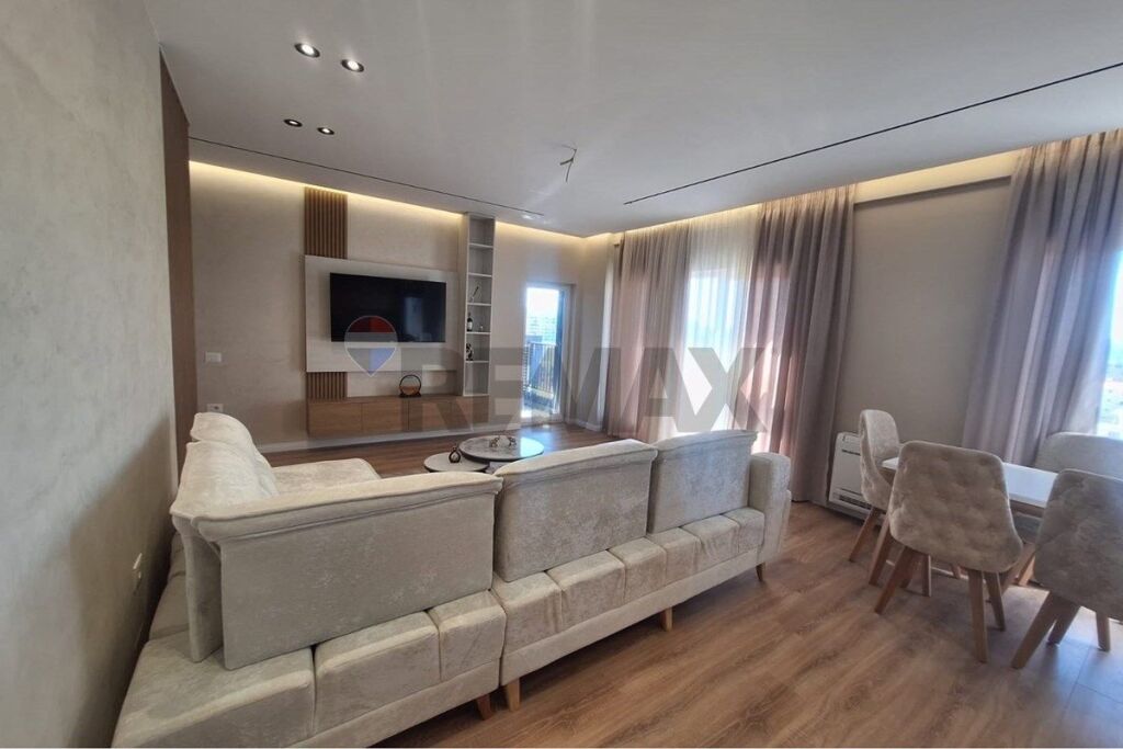 Apartament 2+1+2 ne Shitje tek Bulevardi Ri