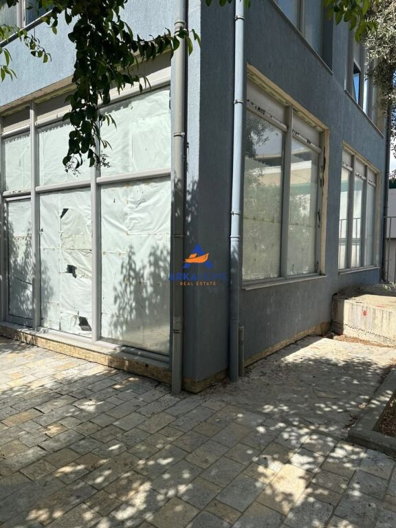 FOR SALE PREMISES 42 M2 "8 SHKURTI STREET, FIER" 84,000 EURO