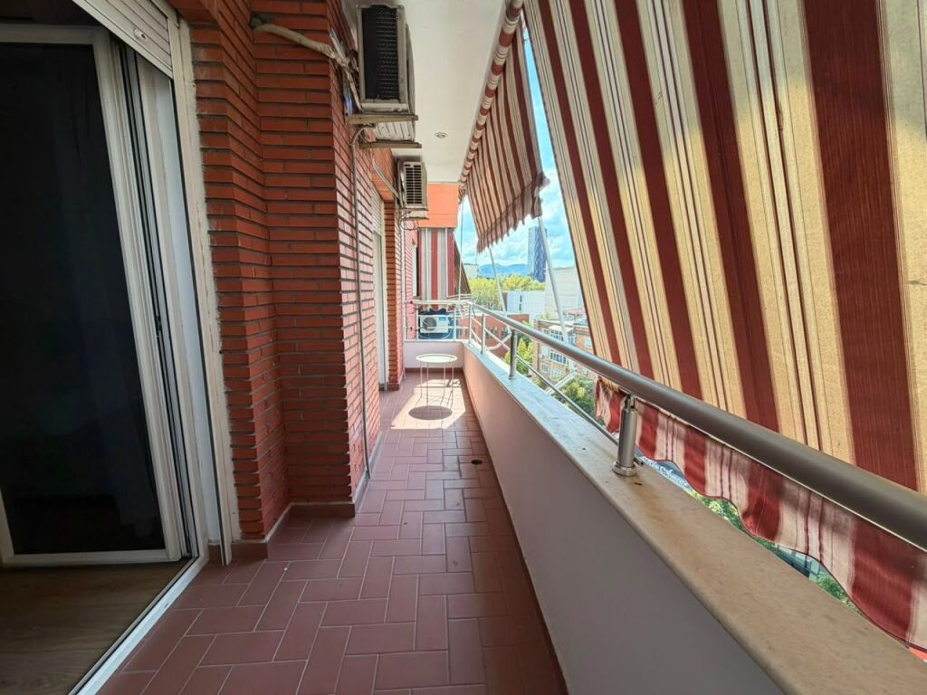Appartamento 1+1 in affitto, Via Elbasanit, Tirana.