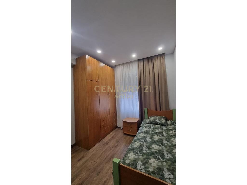 Jepet me qira apartament 2+1 tek Zogu i Zi.