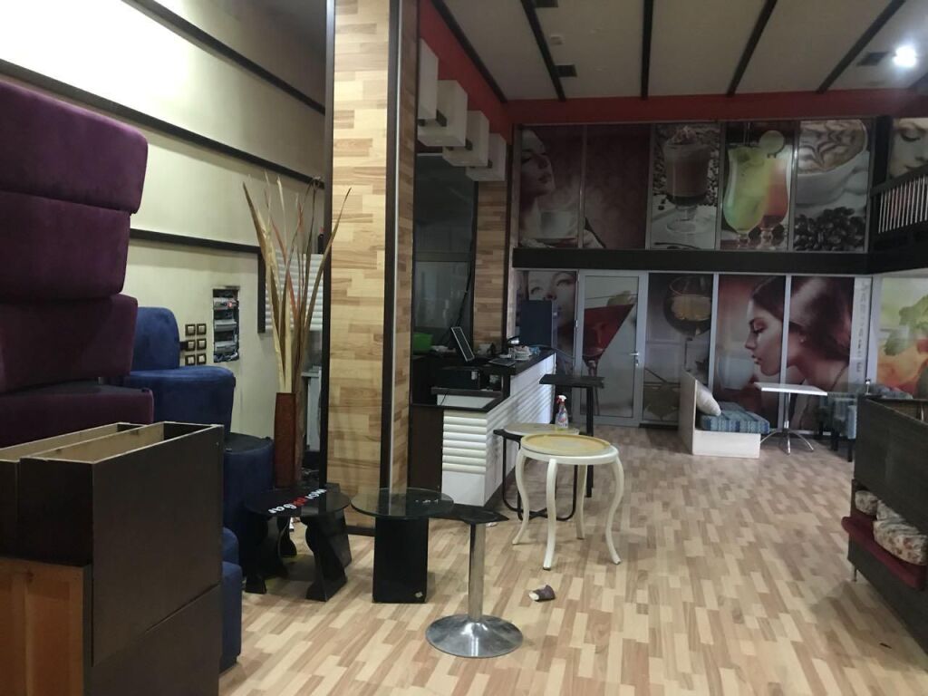 Shitet Lokal buze rruge Jordan Misja