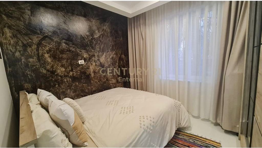 Apartament 1+1 per qera te pallatet Agimi 700 € /Muaj