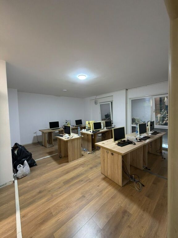 Apartament me Qira per Biznes ose Zyra!
