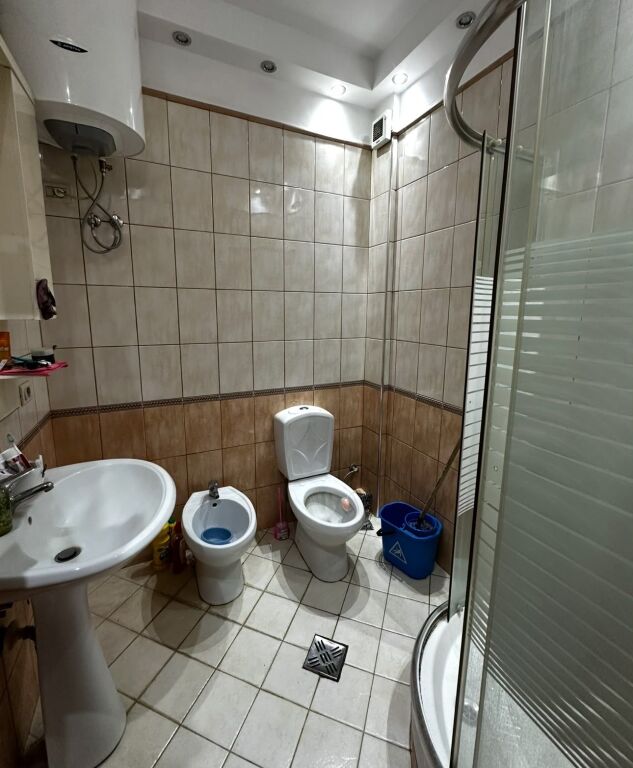 Apartament 1+1 per shitje te Komuna e Parisit