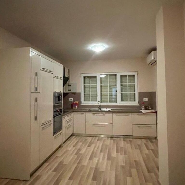 🏡 SHITET VILË 4-KATËSHE ME PISHINË | AKACIA HILLS
