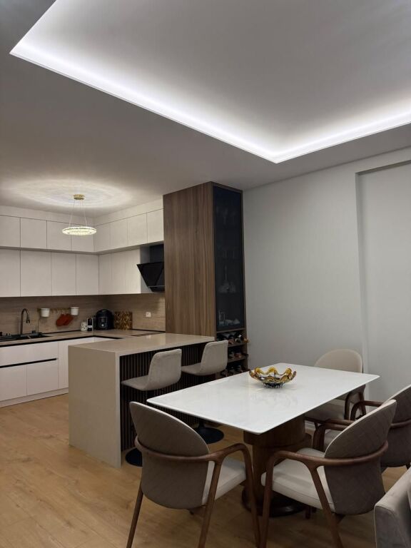 🏡 SHITET APARTAMENT MODERN 2+1 – BULEVARDI I RI