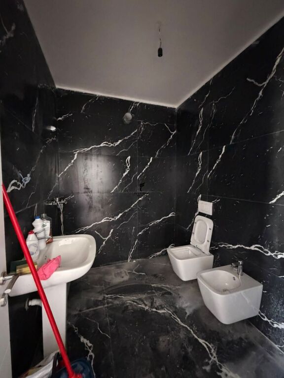 APARTAMENT ME QERA 1+1 BULEVARDI I RI 55.000 LEKE FH-94010