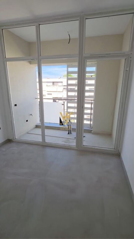 JEPET ZYRE 70 M2 ME QIRA TE KIKA 2, KOMUNA PARISIT 70.000 LEKE