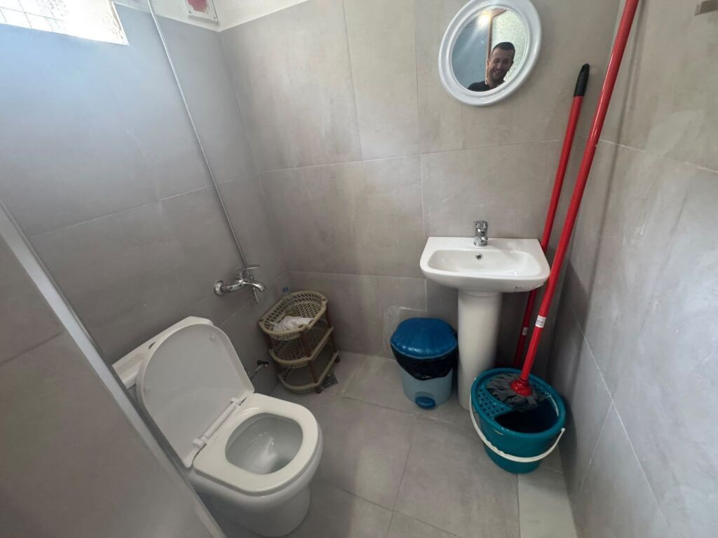 garsoniere me qira tek Rruga Idriz Dollaku