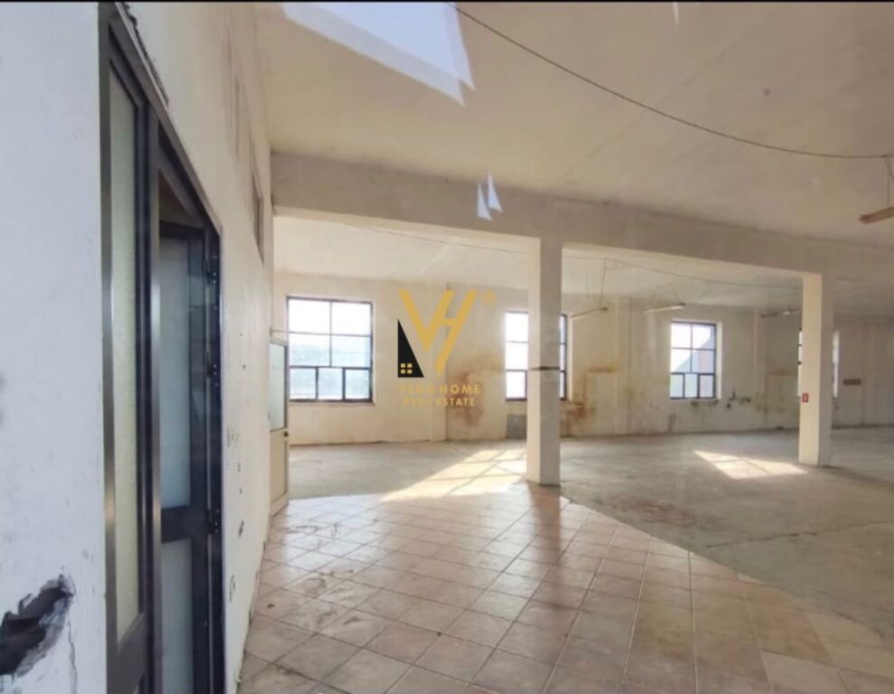WAREHOUSE 540 M2 FOR RENT ON KAVAJES STREET 250,000 LEKE