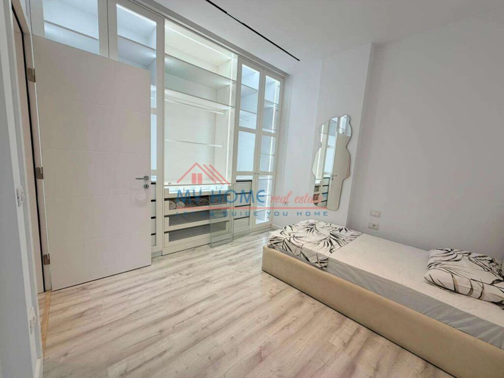 Apartament 2+1 me Qera Rruga 5 Maj Tirane