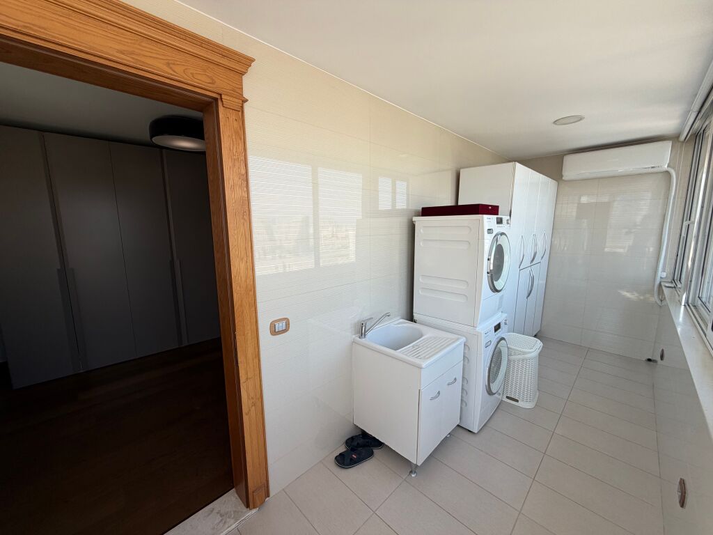 ✨ Elegance, space and comfort near the Zoo! ✨  🏡 Apartment 2+1+2 | 240 m² | 8th floor, top floor  In one of the most sought-after areas of Tirana, the Zoo 💰 Price: 2,200,000 lek