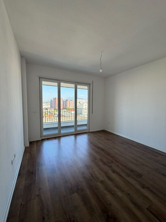 Affitto | Ambjent Biznesi- I gjithe kati-Tarrace | Rruga 5 Maji | 2000 €/mese