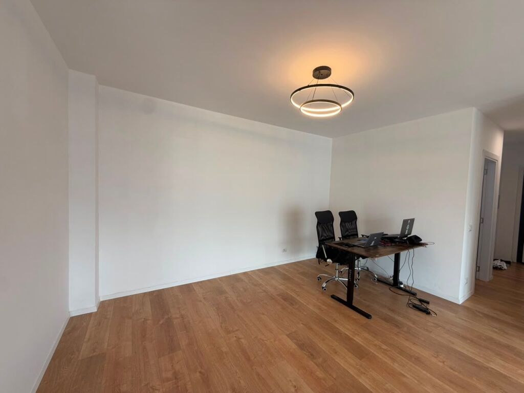 Apartment 2+1+2 for sale — Shqiponja Square, Access Tirana