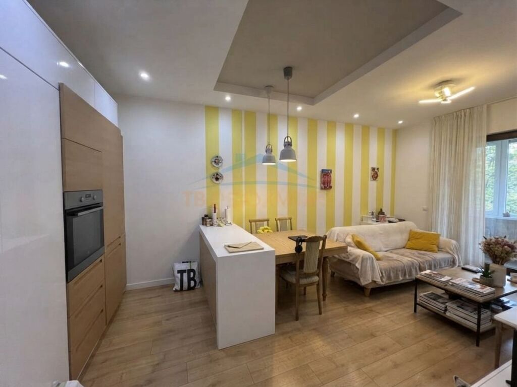 Qera, Apartament 2+1, Myslym Shyri, Tirane
