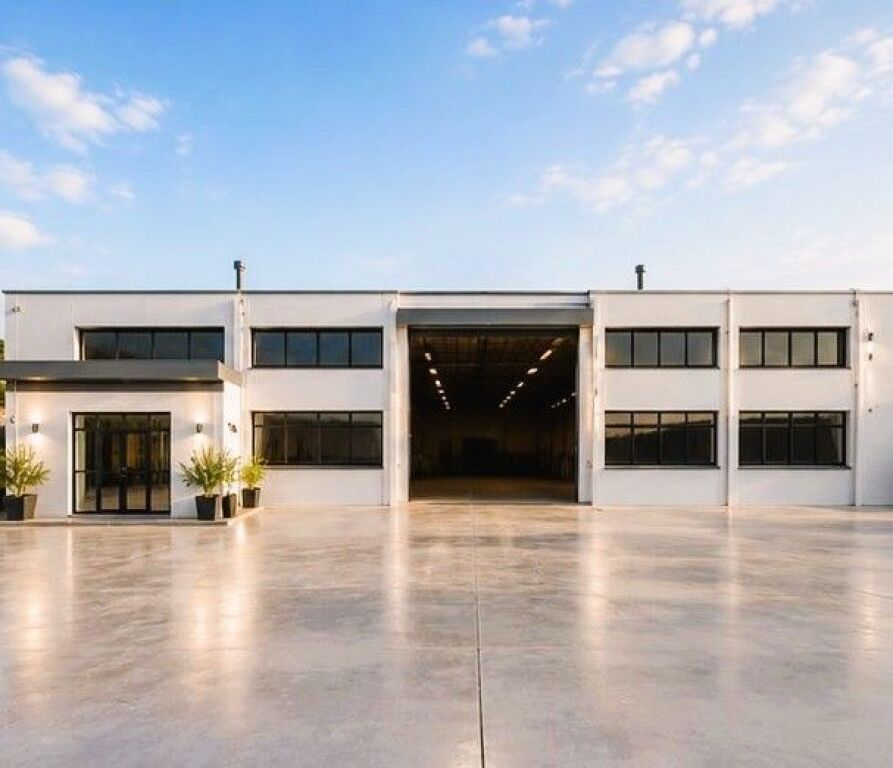 🏭 INDUSTRIAL WAREHOUSE FOR SALE – TIRANA-DURRËS HIGHWAY