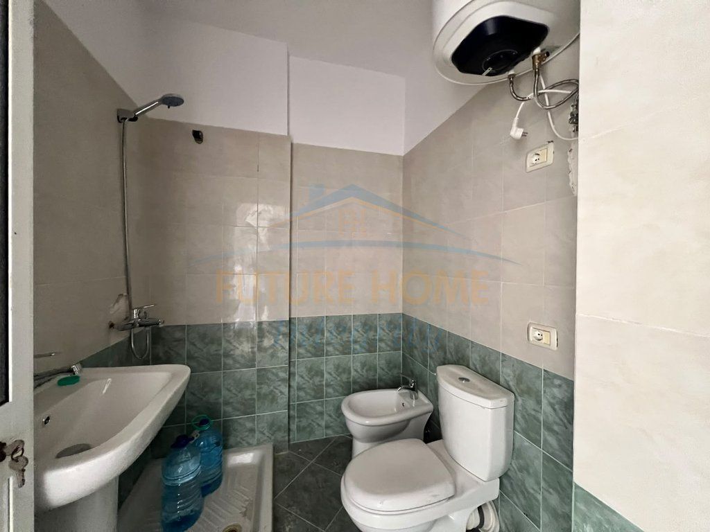Shitet, Garsoniere, Plepa, Durrës.