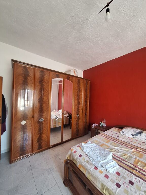 🏠 1+1 ME QIRA – KODRA E PRIFTIT – 40,000 lekë/muaj