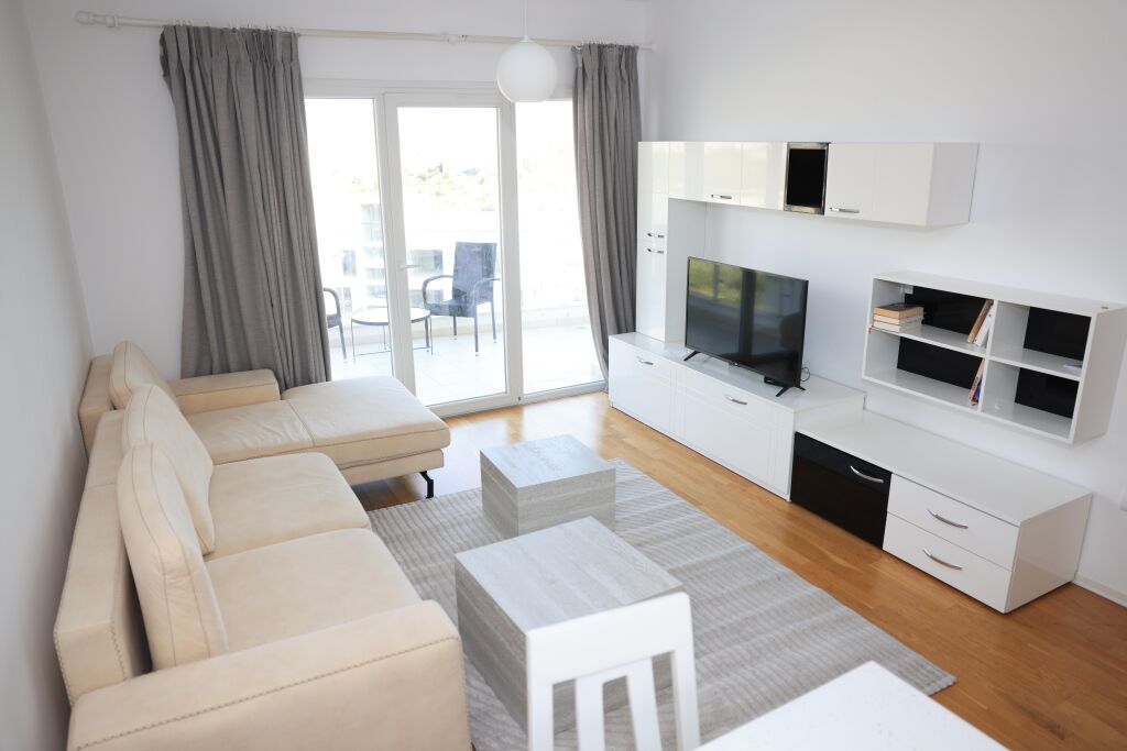 Affitto | Apartament 2 + 1 | Liqeni i Thate / Kopeshti Botanik | 800 €/mese