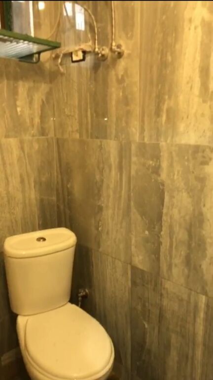 Jepet me qira garsoniere e mobiluar kati i pare shtepi private Astir 21,000 l/muaj