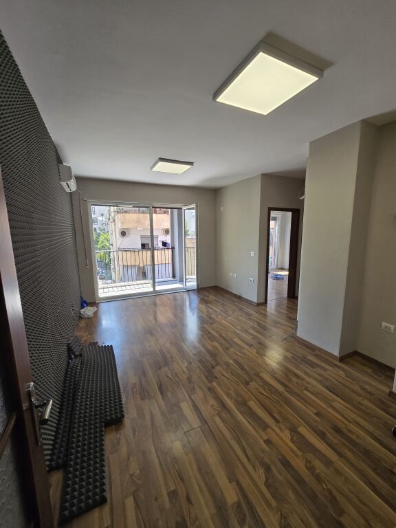 LOCALE COMMERCIALE IN AFFITTO PER UFFICIO 21-DICEMBRE