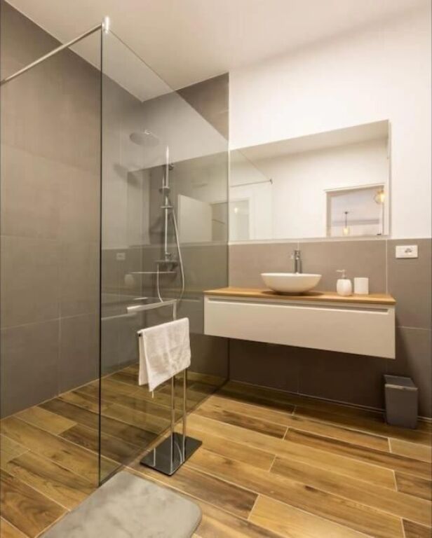 Qera | Apartament 1 + 1 + Parkim | Rruga e Barrikadave | 1000 €/muaj