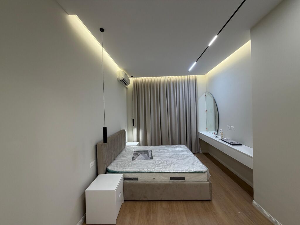 Rent, Apartment 1+1, At Square Complex 21, Tirana.