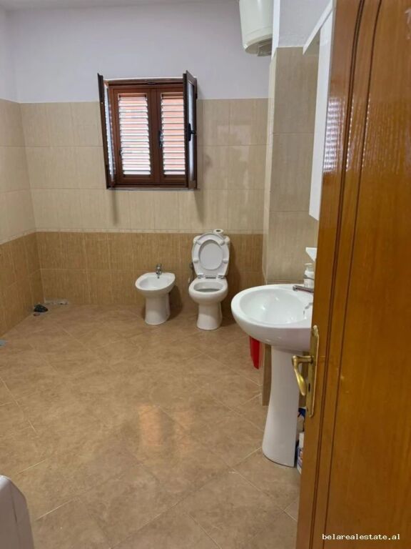 Villa in affitto 3+1+2 vicino a Siri Kodra (ID BV22447) Tirana