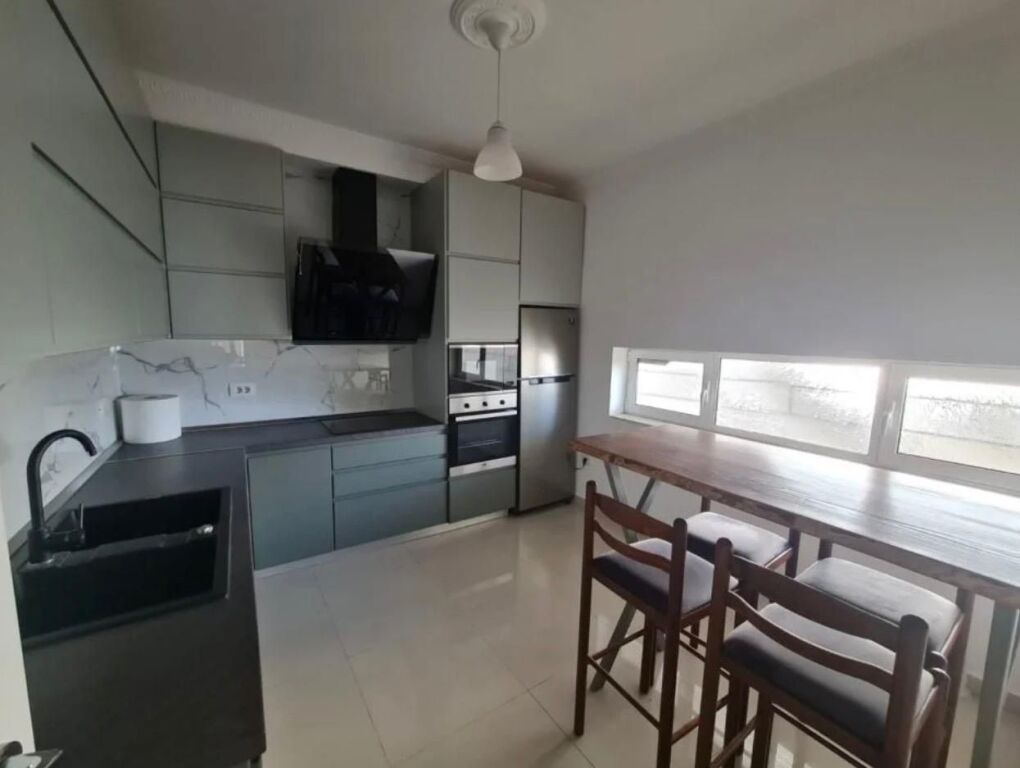 Apartment for rent 2+1+2 located in the Xhamise area near the Botanical Garden.