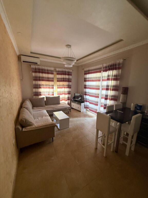 APARTAMENT ME QERA 2+1 LIQENI ARTIFICIAL 70.000 LEKE FH-93923