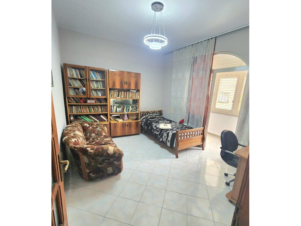 Apartament 3+1 per Qira zona Brrylit (midis ali demit dhe brrylit)