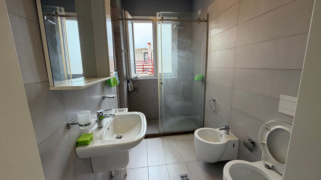 Apartament Per qera 2+1+2 liqeni thate