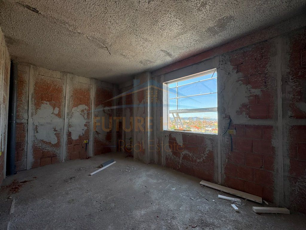 Shitet, Apartament 2+1, Kamëz, Tiranë.