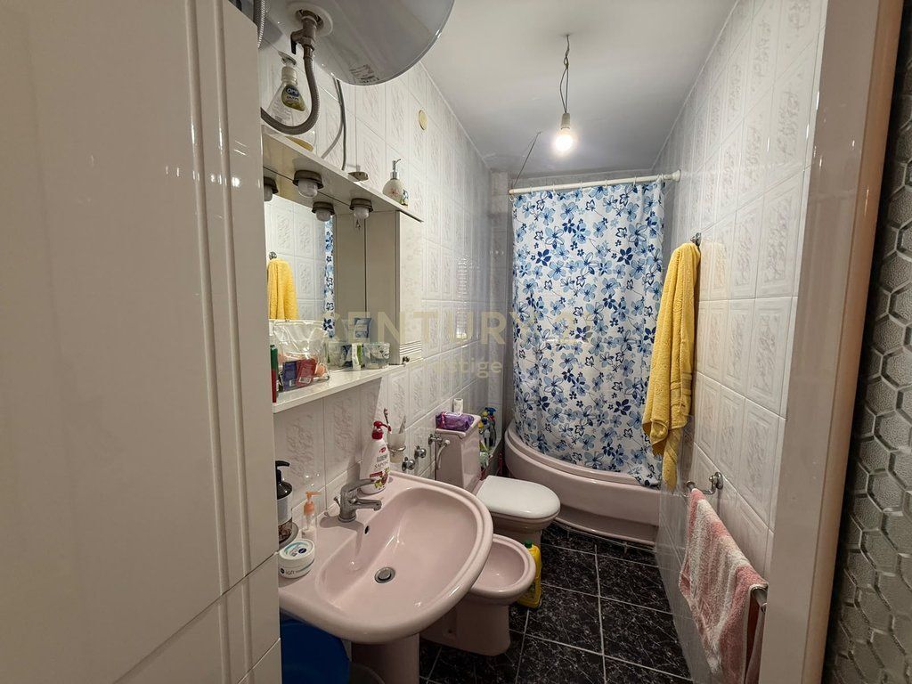 FOR RENT 2+1 APARTMENT LOCATED AT "RRUGA FORTUZI! 800 € /Month