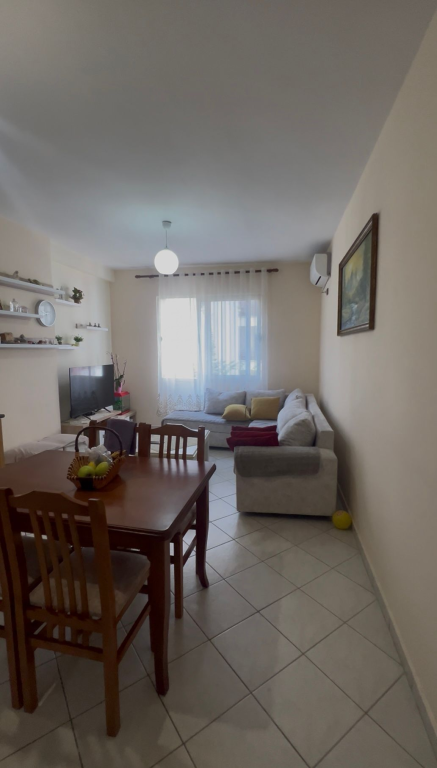 Shitet apartament 1+1, prane Viles L, Astir