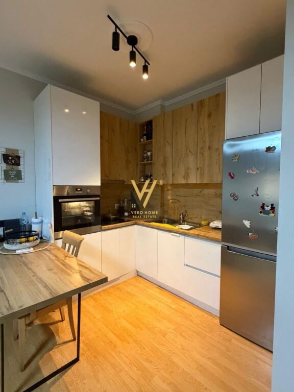 JEPET APARTAMENT 2+1+2+BLK ME QERA TE 21 DHJETORI 90.000 LEKE