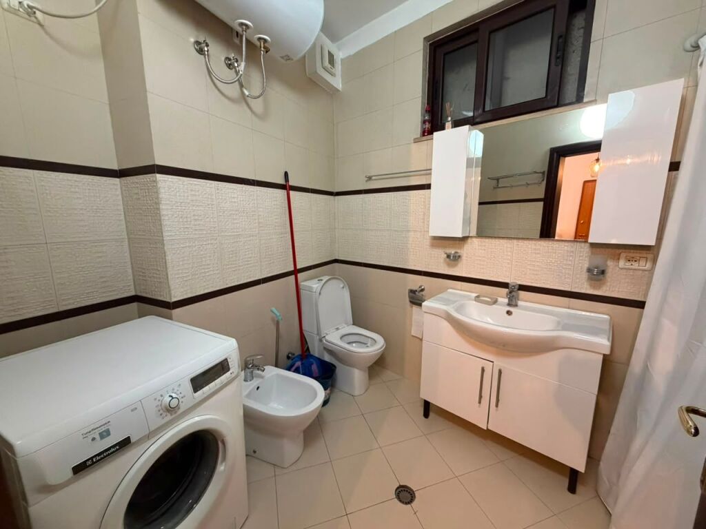 Appartamento 1+1 in affitto, Via Elbasanit, Tirana.