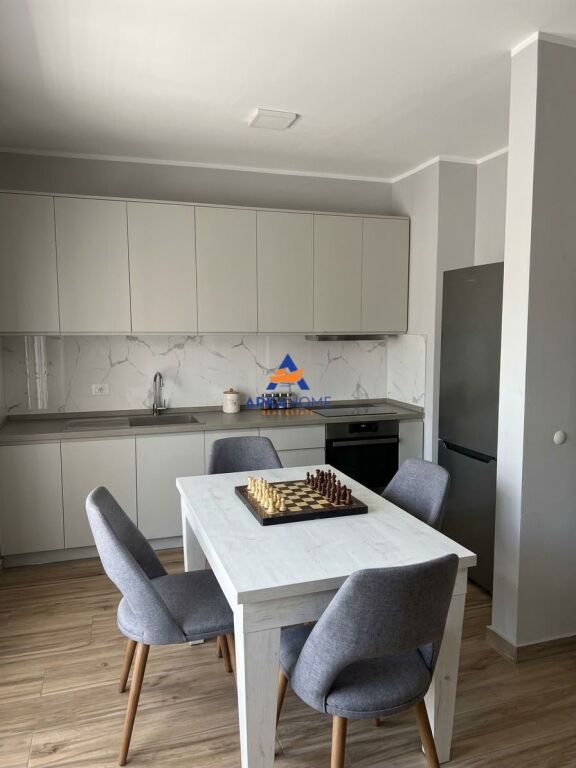 AFFITTASI APPARTAMENTO 1+1+BALCONE "5 MAGGIO" 60.000 LEKE