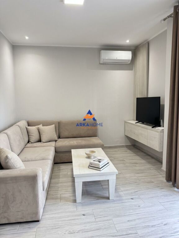 AFFITTASI APPARTAMENTO 1+1+BALCONE "5 MAGGIO" 60.000 LEKE