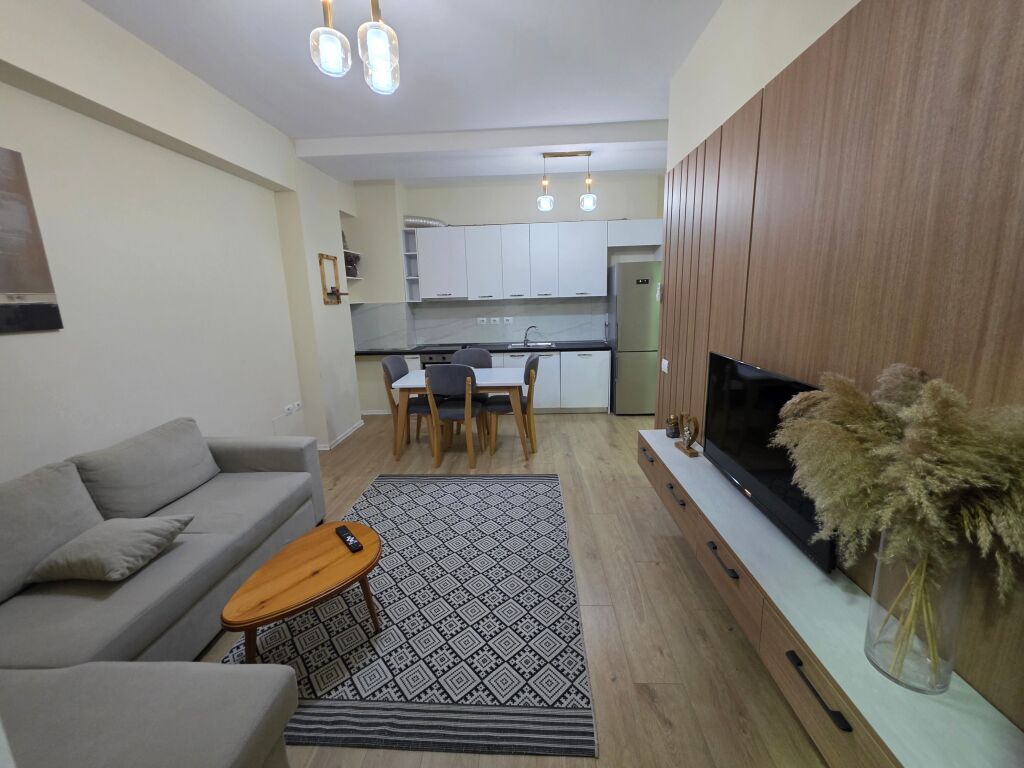 🏡 Appartamento 2+1+2 in affitto  📍 Via Siri Kodra