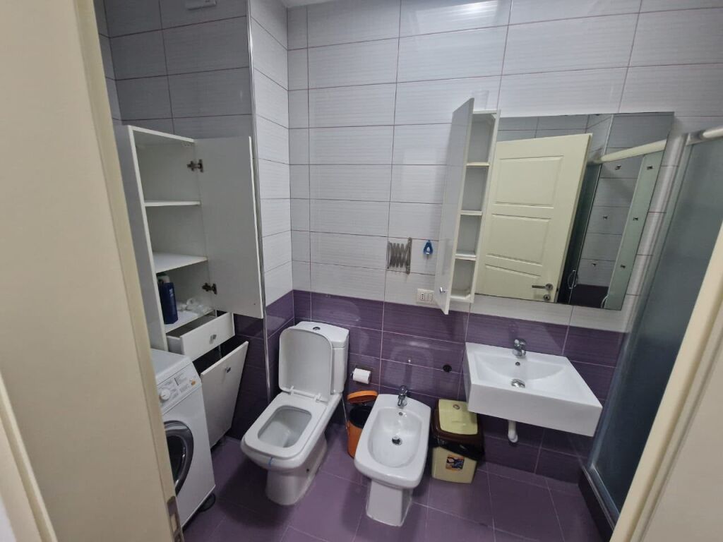 Jepet apartament 2+1 me qira tek Fresku .