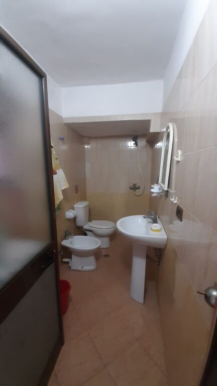 Rent | Apartament 2 + 1 | Rruga Kongresi i Manastirit | 500 €/month