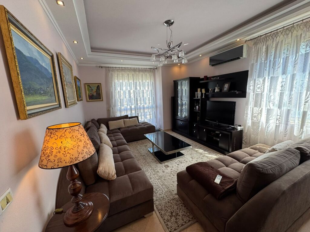 Appartamento 2+1+Cucina Separata+Garage in Affitto Inizio Collina del Sole (Via Shkelqim Fusha) ID 5595