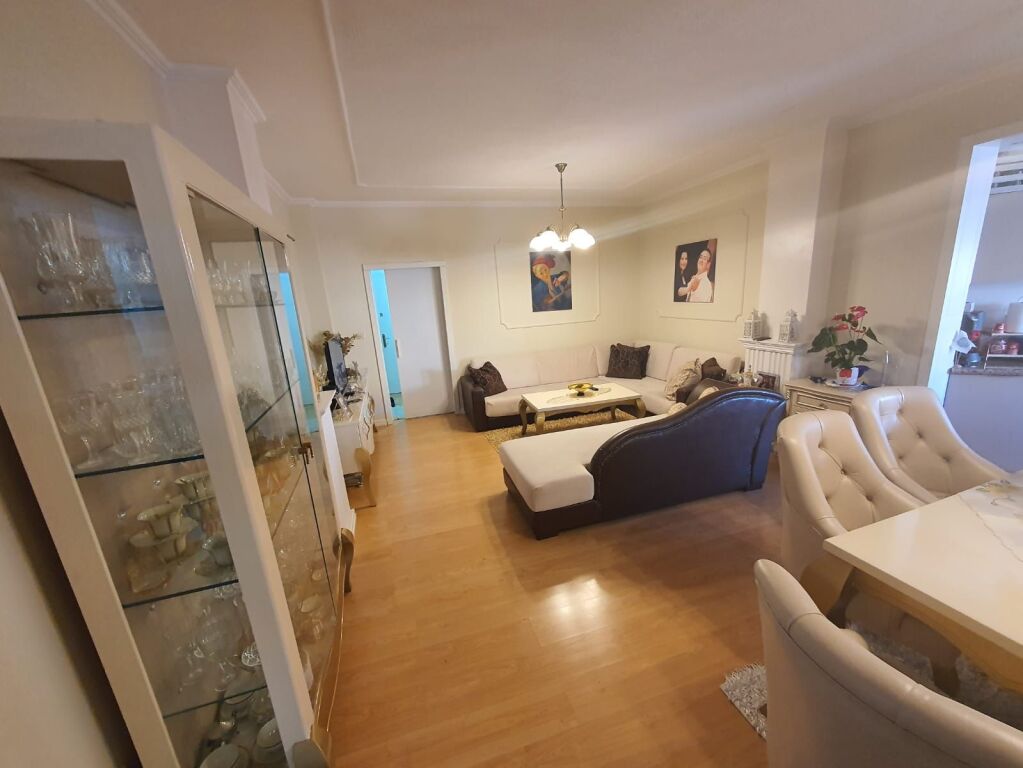 Affittasi Appartamento 2+1+2 Bagni + 1 Balcone