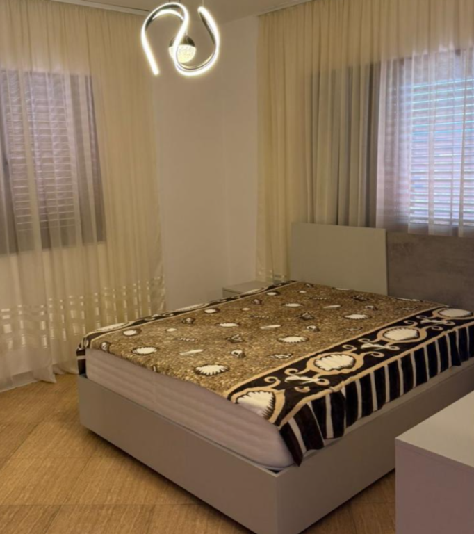 Jepet apartament 3+1 me qira tek Hotel Meridiani , Rruga Besa , Rruga Siri Kodra , Bulevardi I Ri , Rruga 5 Maji .